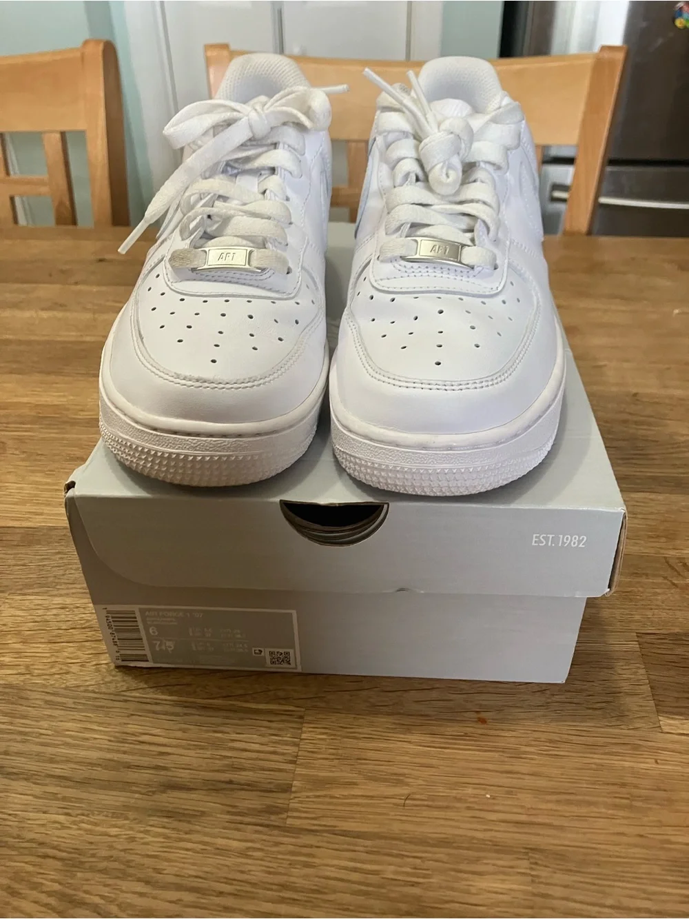 Nike Air Force 1 Low - White with box
